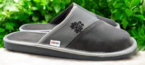 PANTOFLE SKÓRZANE MĘSKIE KAPCIE LOGO GREY